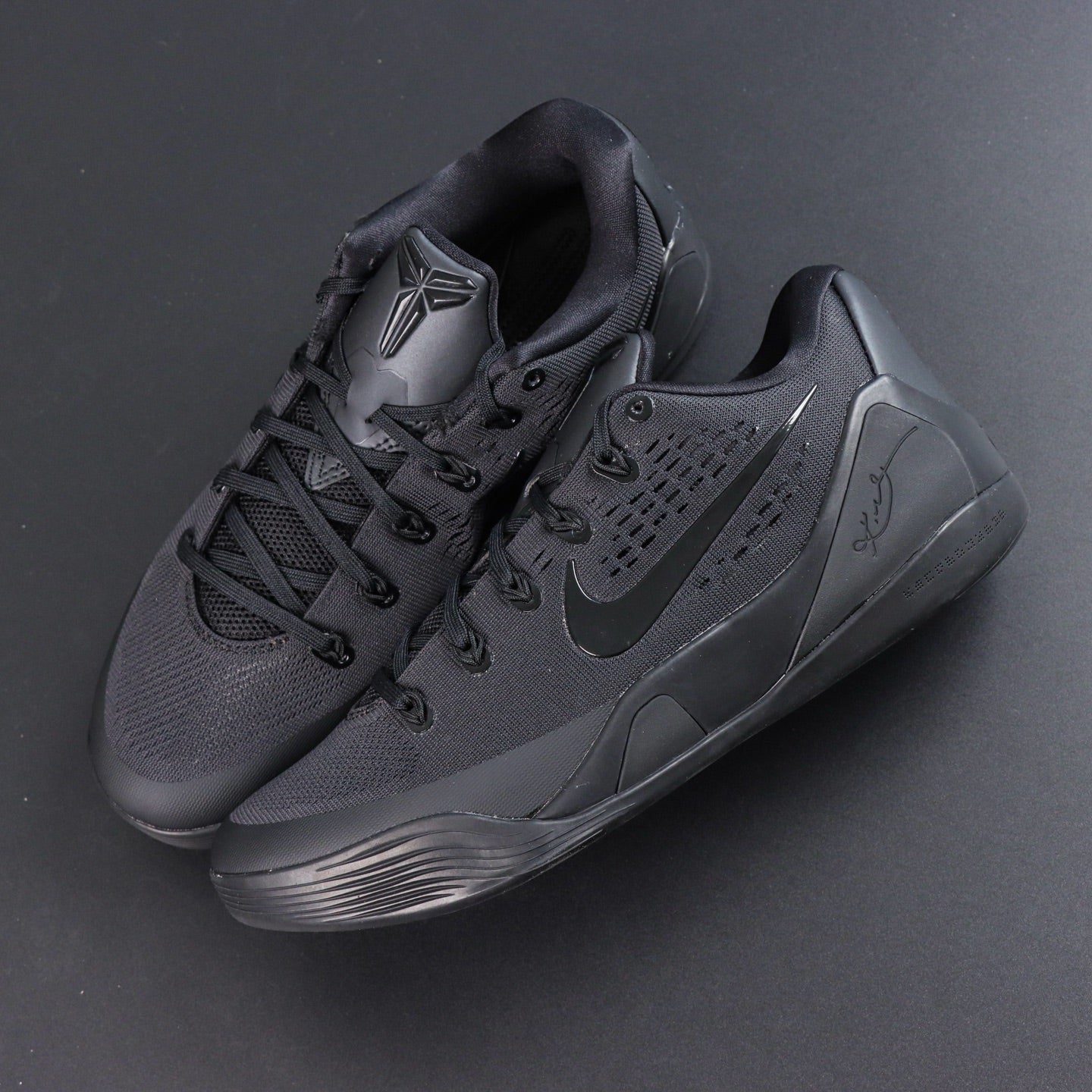 Kobe 9 EM low Protro Triple Black