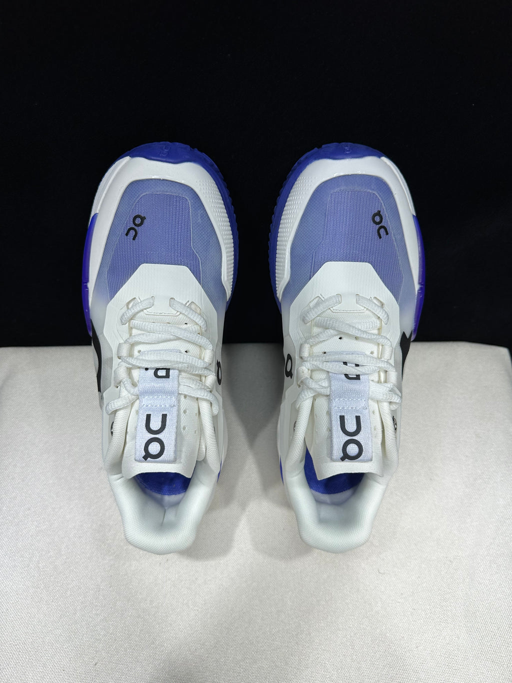 THE ROGER Pro 2 'White | Indigo'