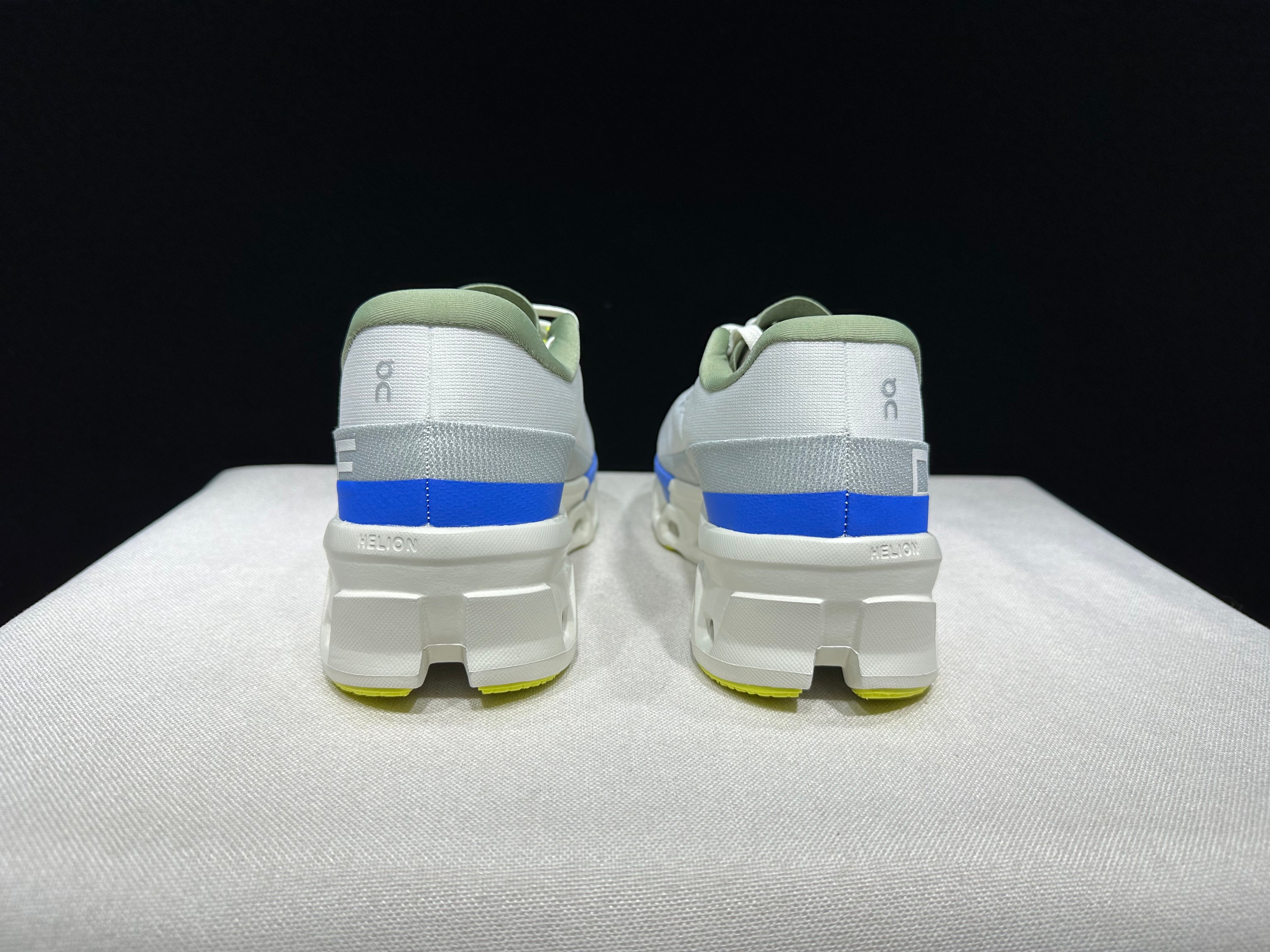ON - Cloudmonster 2 'Distance White Lapis'