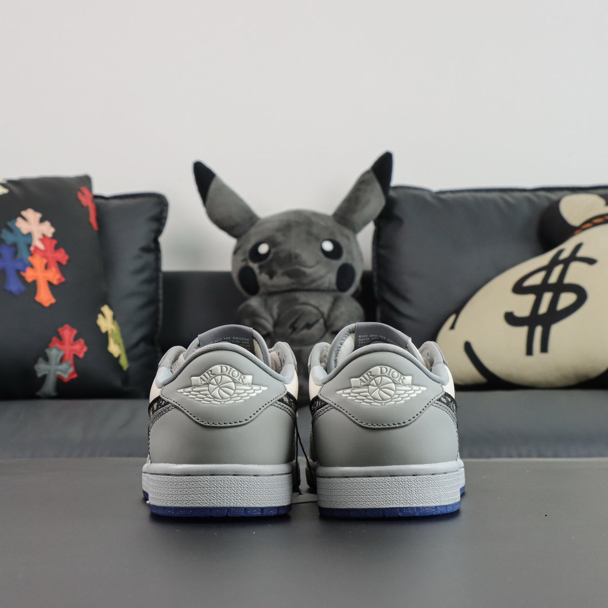 Jordan 1 Retro Low x Dior