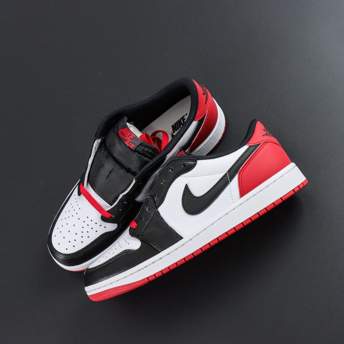 Jordan 1 Low OG 'Black Toe' 2023