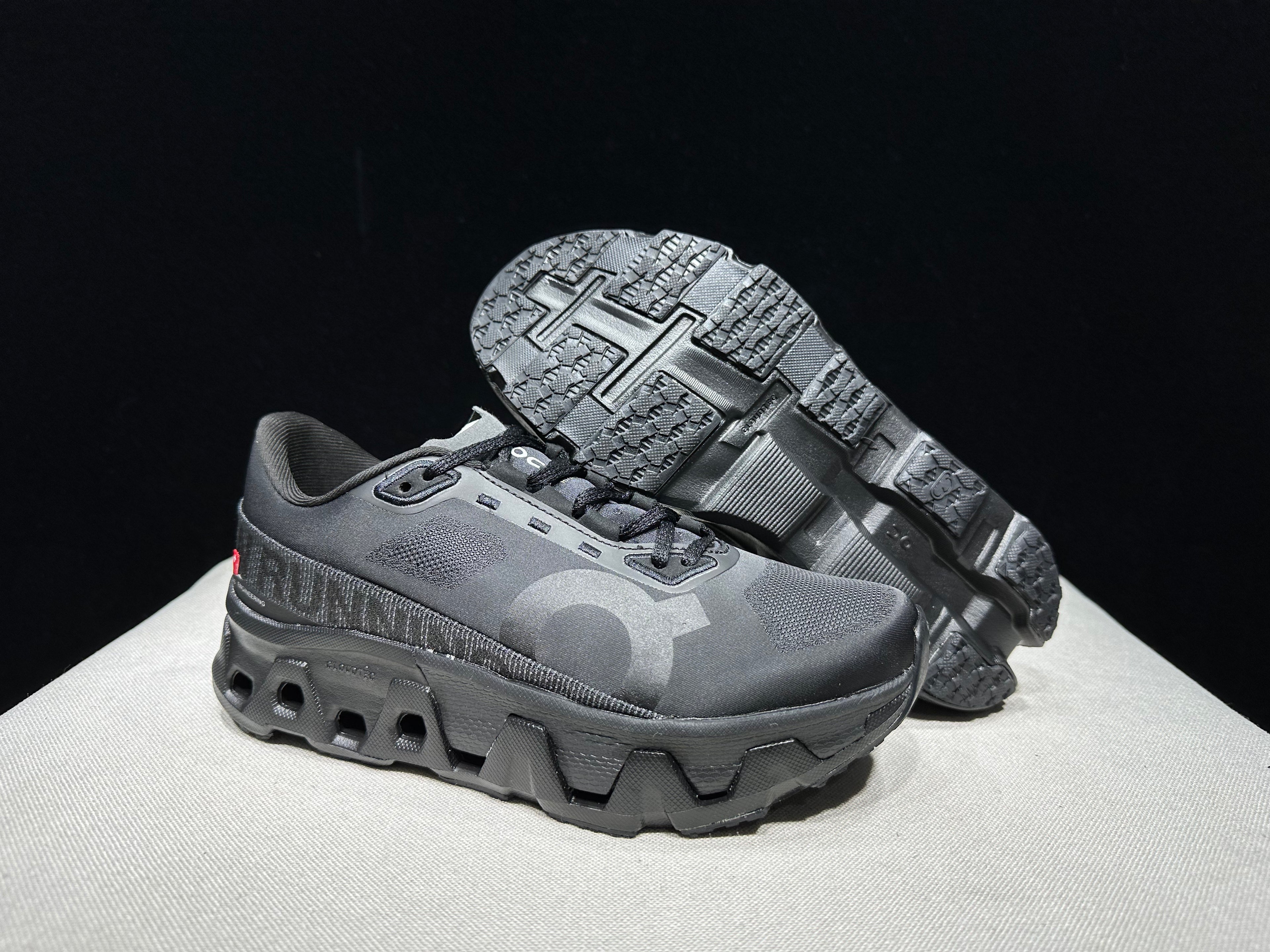 ON - Cloudmonster Hyper 'Black | Black'