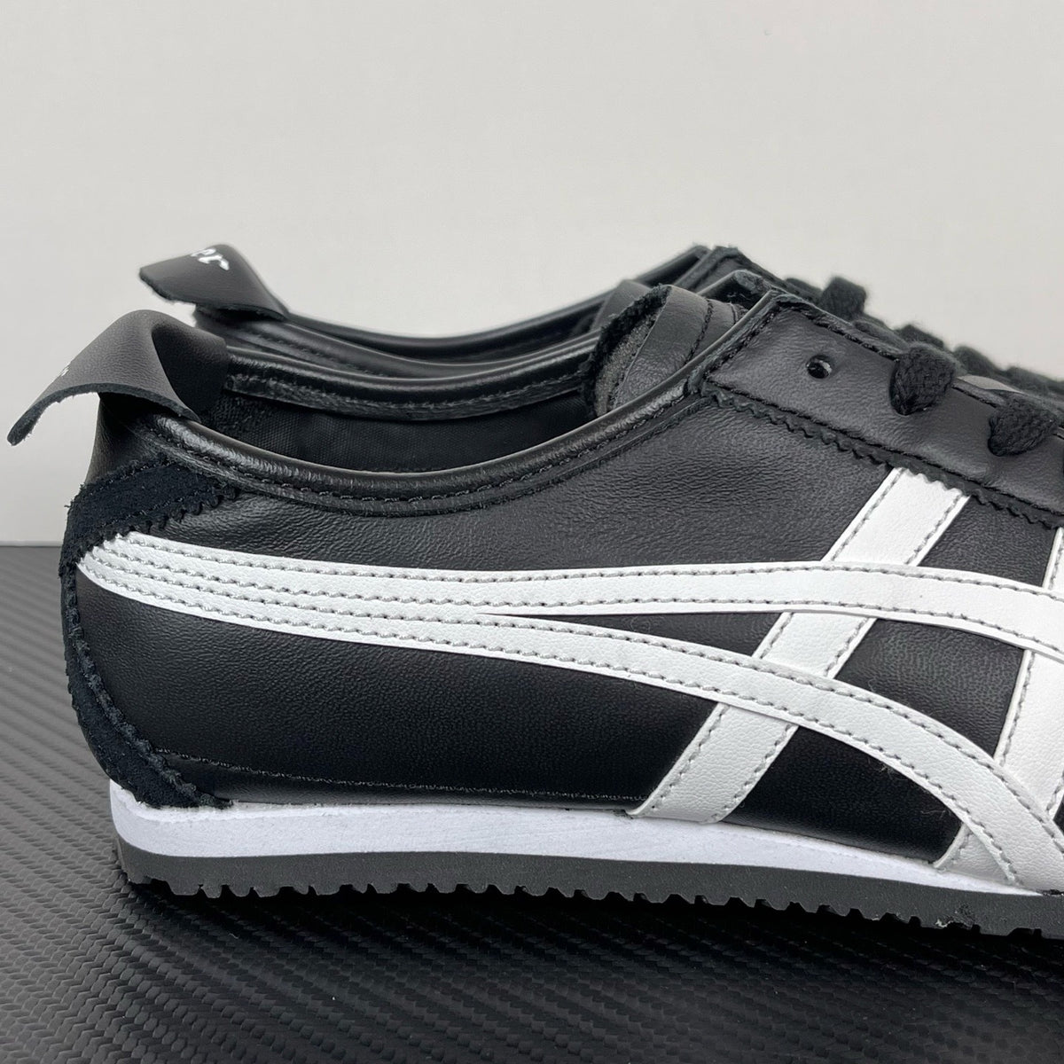 Onitsuka Tiger Mexico 66 'Black White'