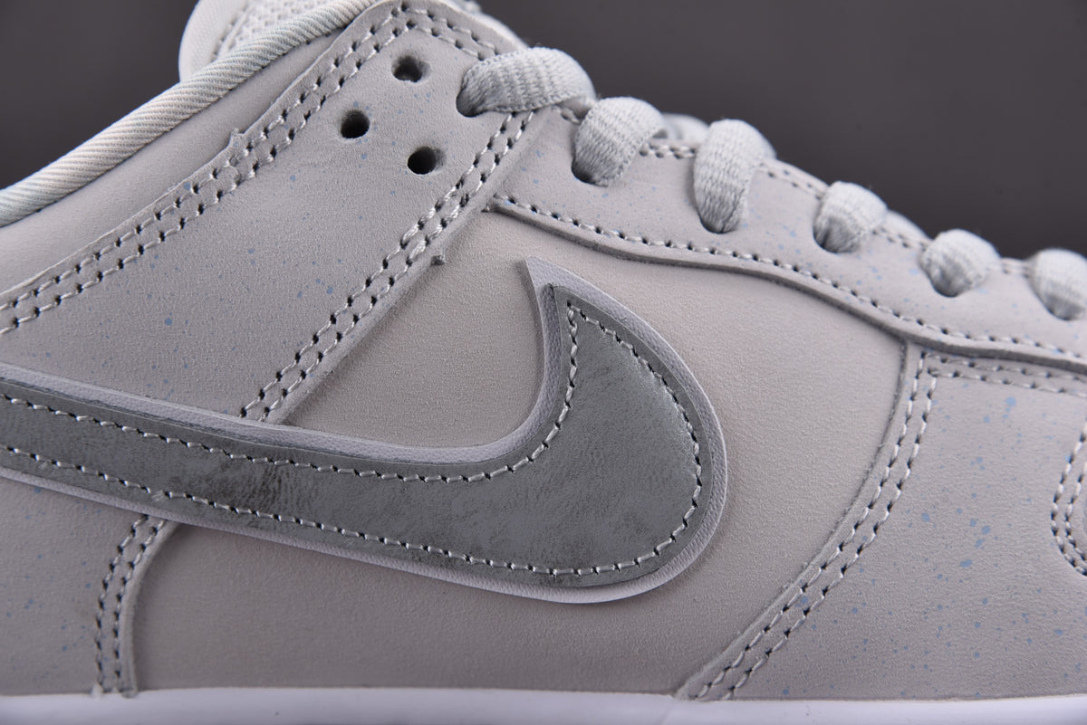 Nike SB Dunk  Low "White Lobster"