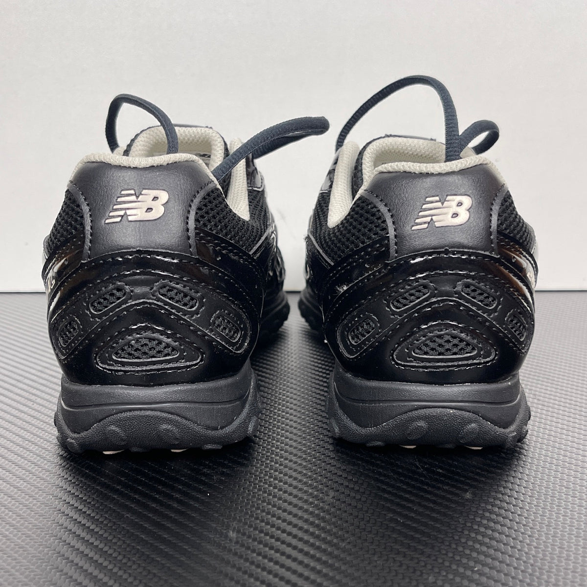 New Balance 204L "Black Timberwolf"