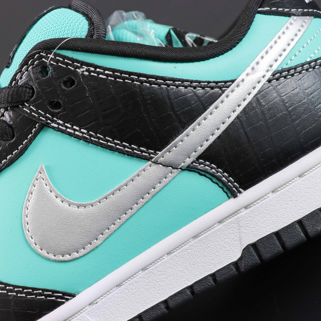 Nike SB Dunk Low Pro x Diamond Supply Co. "Tiffany"