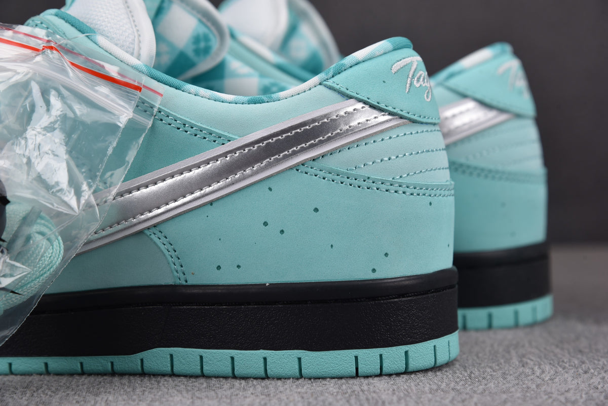 Nike SB Dunk  Low "Tiffany Aqua Diamond Lobster"