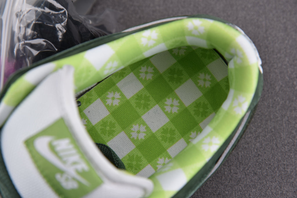 Nike SB Dunk  Low  x Concepts "Green Lobster"