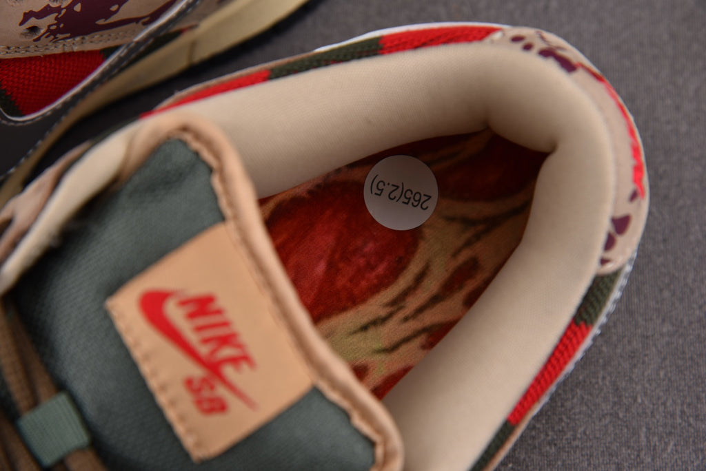 Nike SB Dunk  Low  "Freddy Krueger"