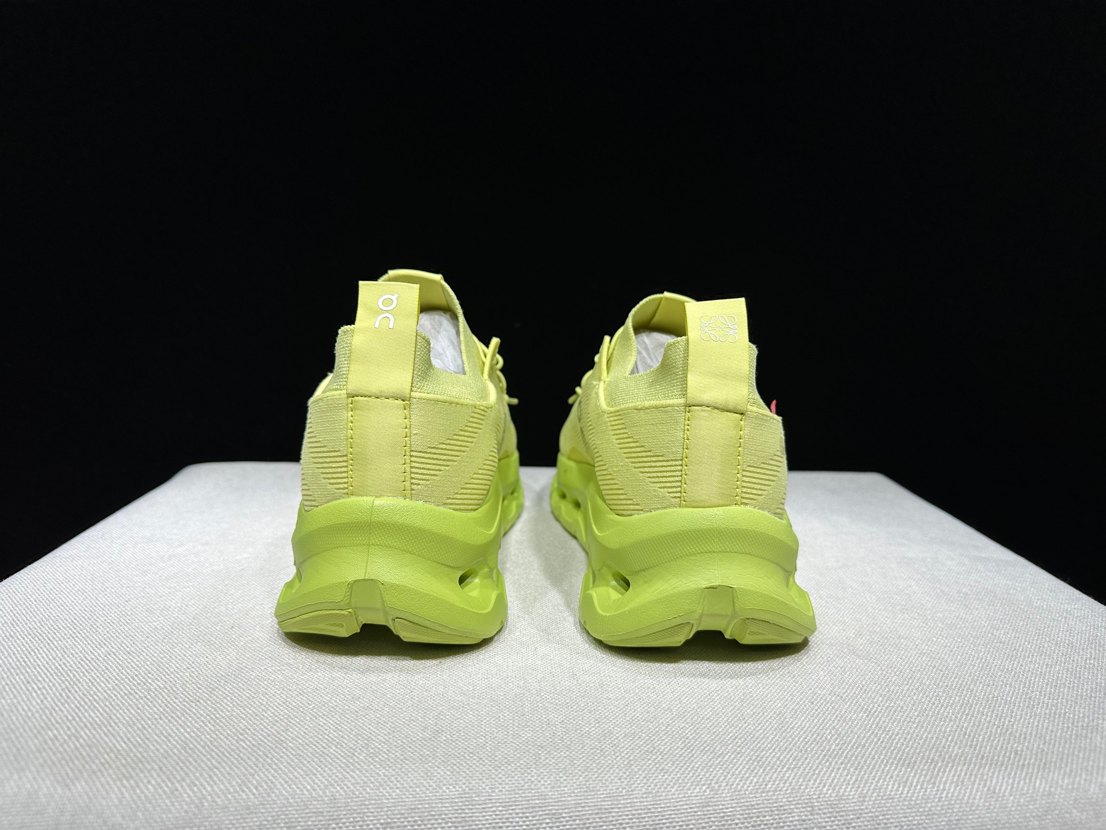ON - Cloudtilt x Loewe 'Lime Green'