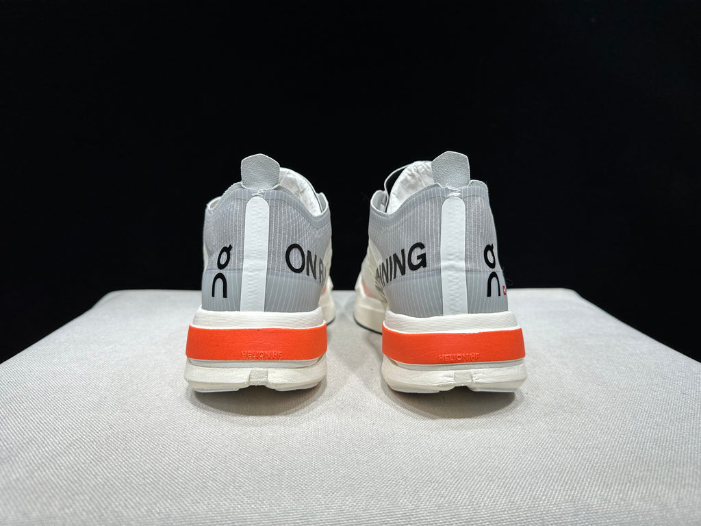ON - Cloudboom Strike 'White | Black'