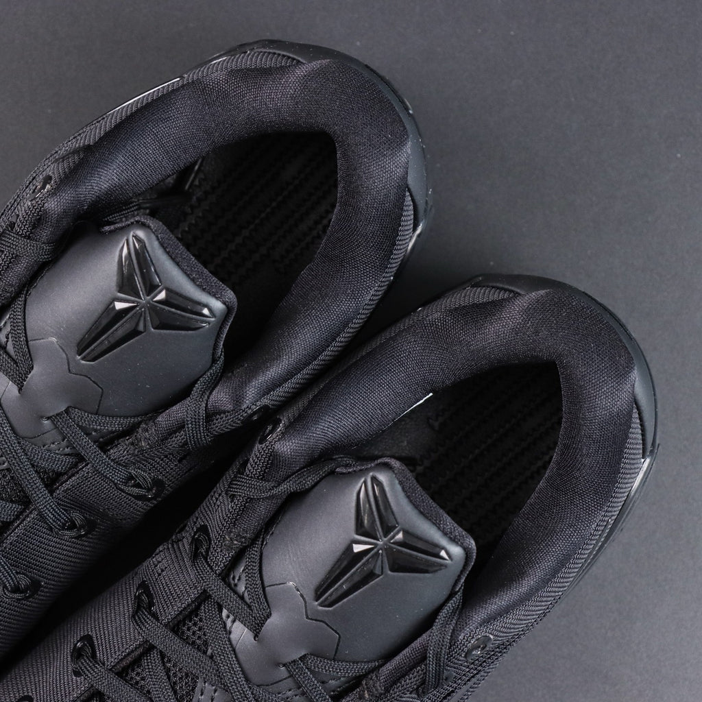Kobe 9 EM low Protro Triple Black