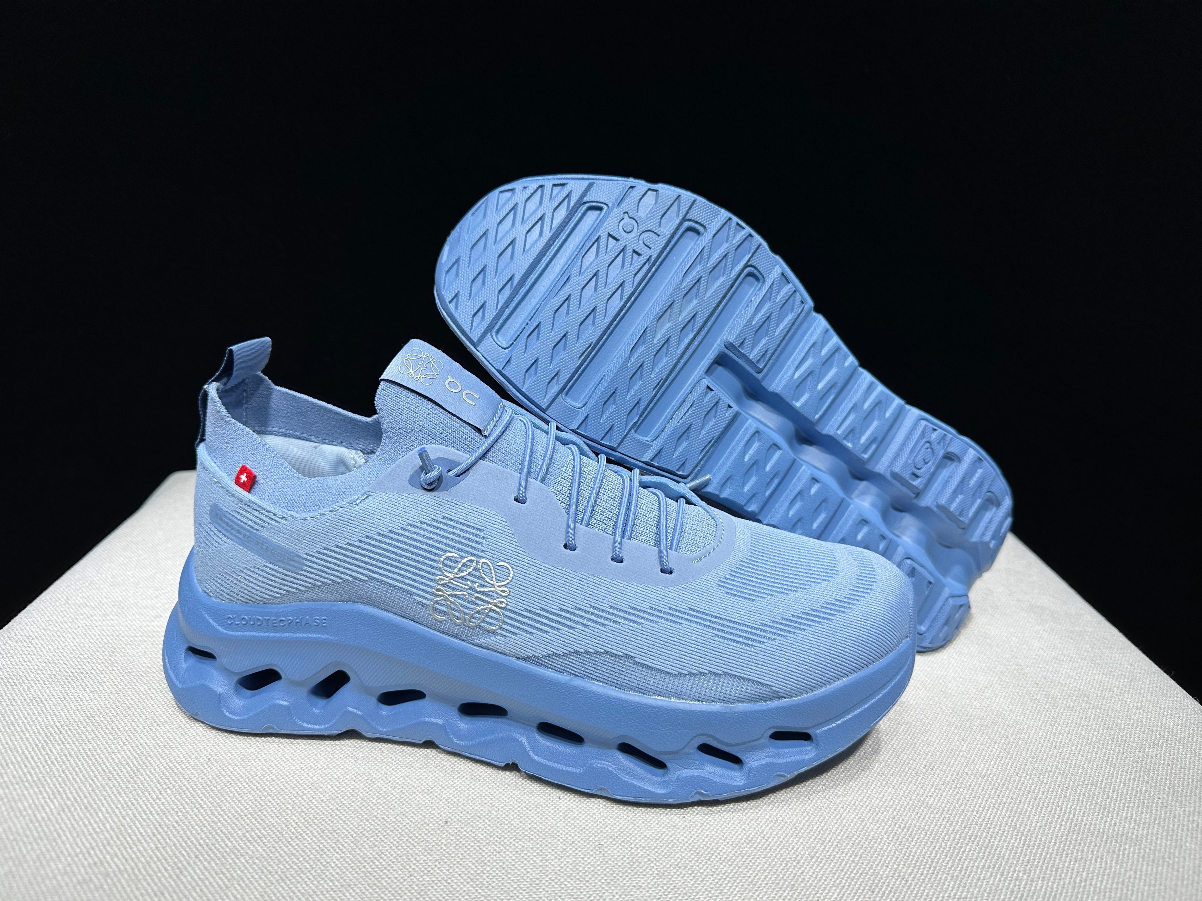 ON - Cloudtilt x Loewe 'Forever Blue'