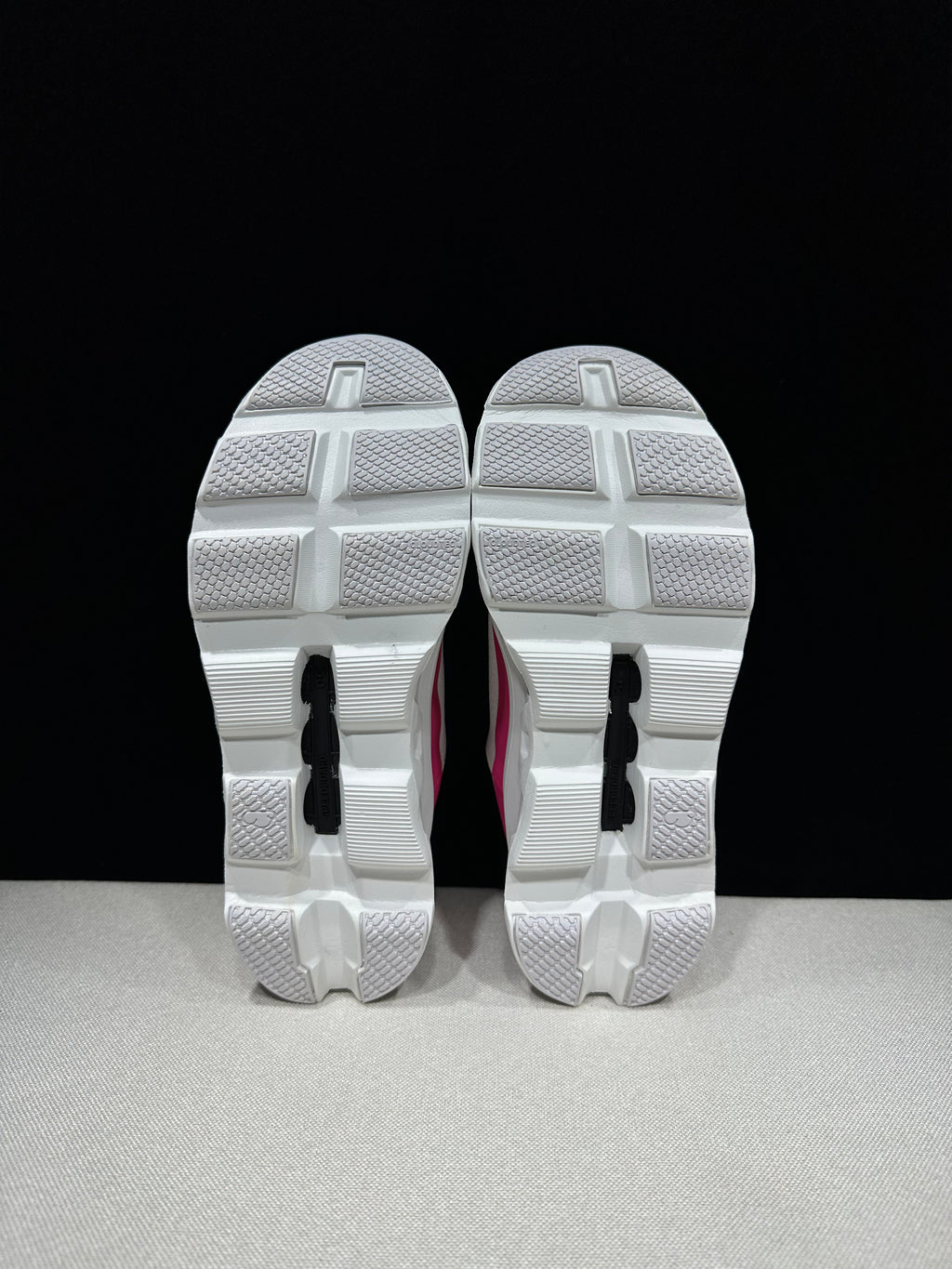 ON - Cloudmonster 'Ivory | Grenadine'