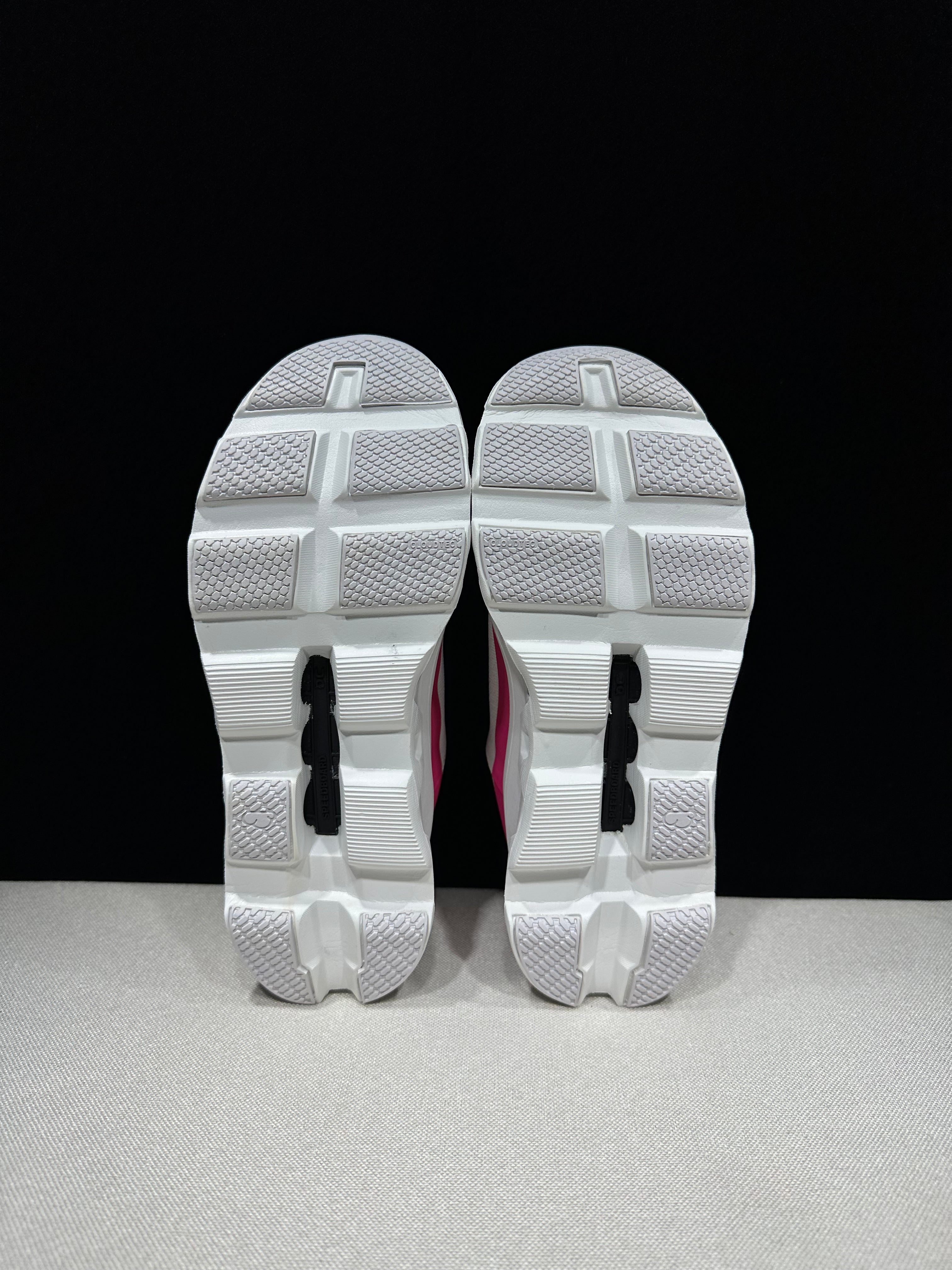 ON - Cloudmonster 'Ivory | Grenadine'