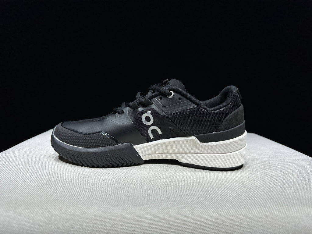 THE ROGER Pro 2 'Black | White'