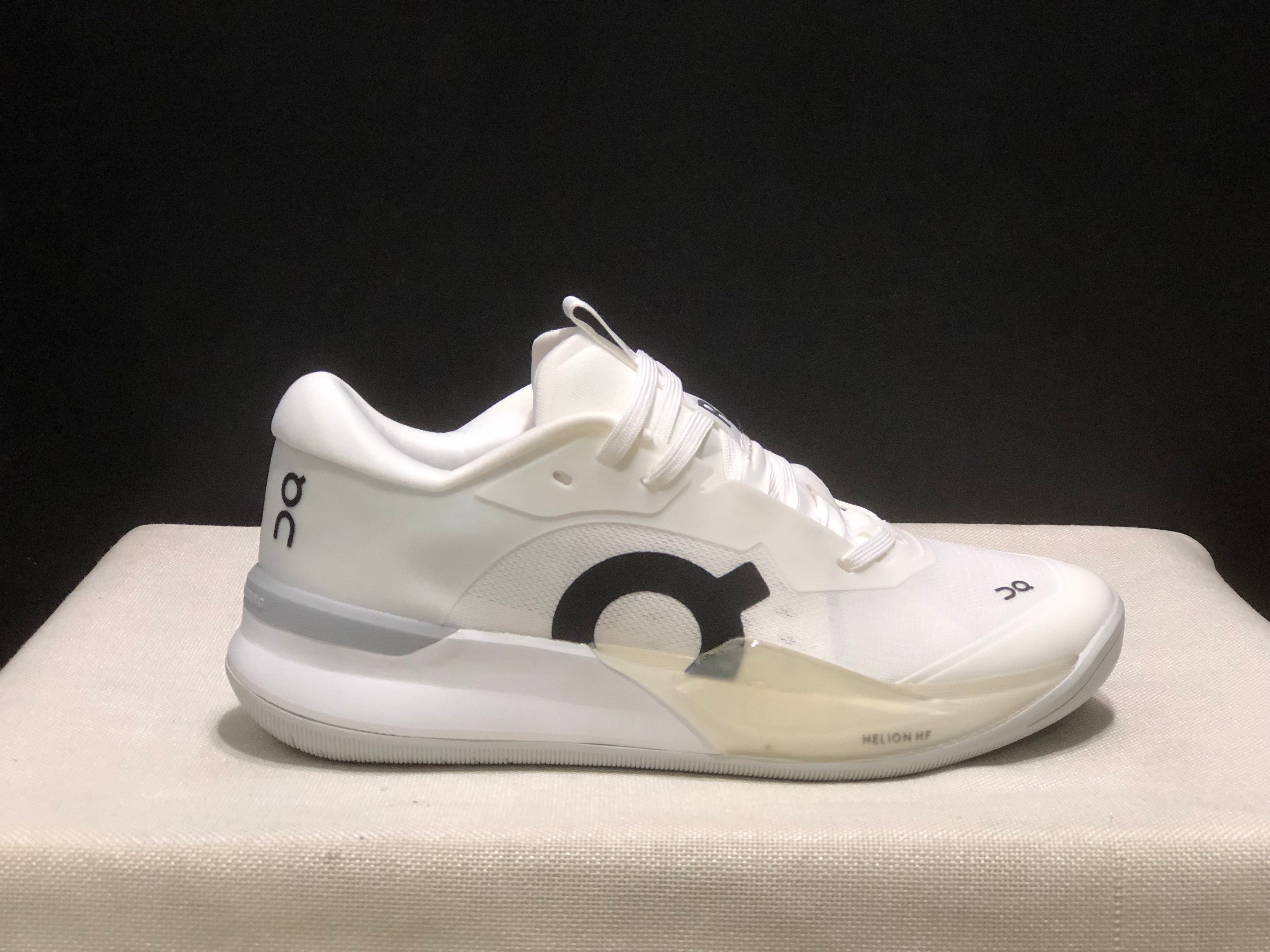 THE ROGER Pro 3 'White | Pink'