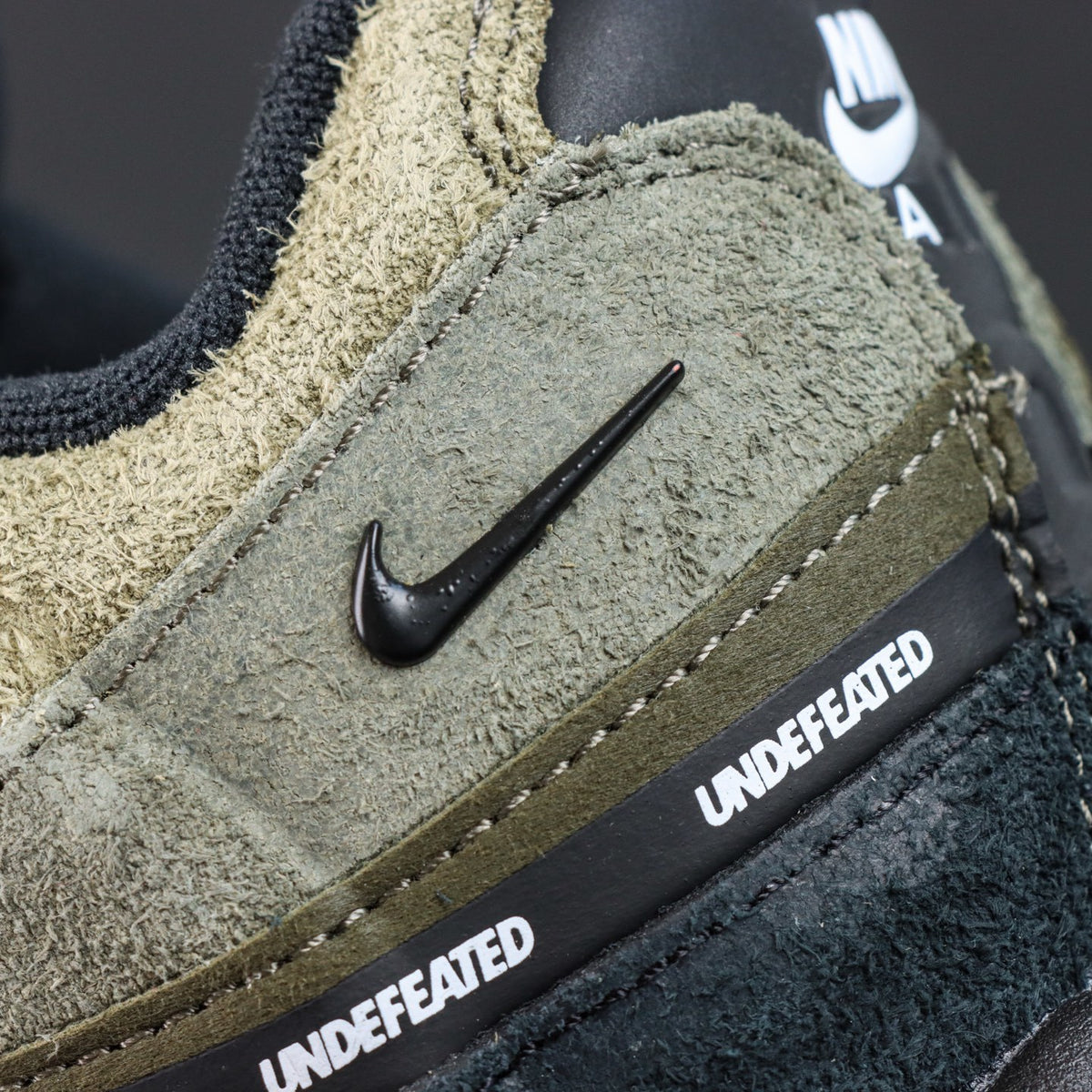 Nike Air Max 95 x Undefeated 'Medium Olive' (Geo La Brea)