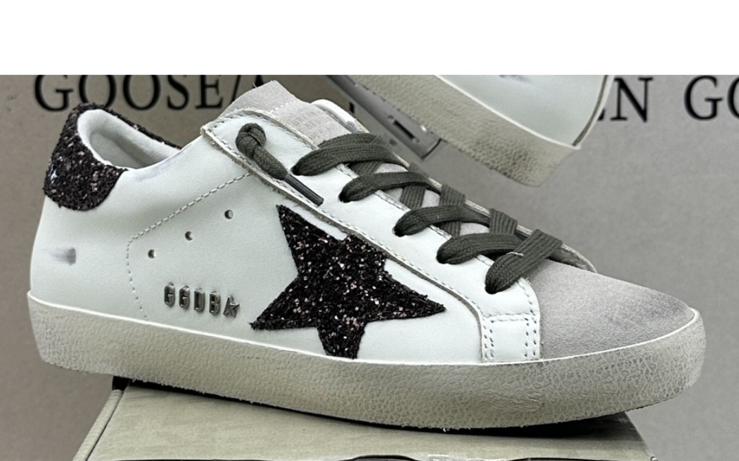Golden Goose Super-Star 'Dark Glitter Star & Heel Tab'