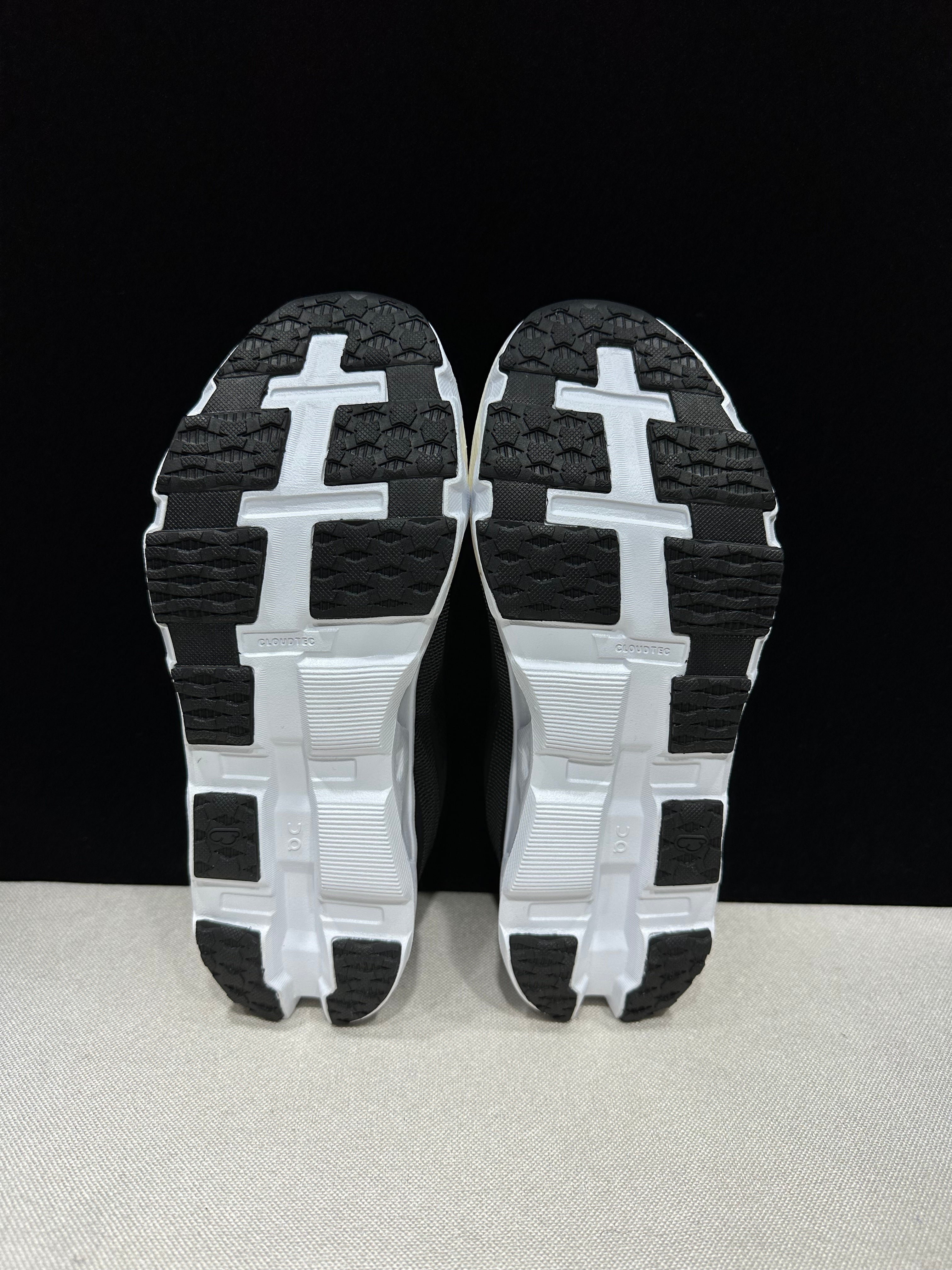 ON - Cloudmonster Hyper 'Black | White'