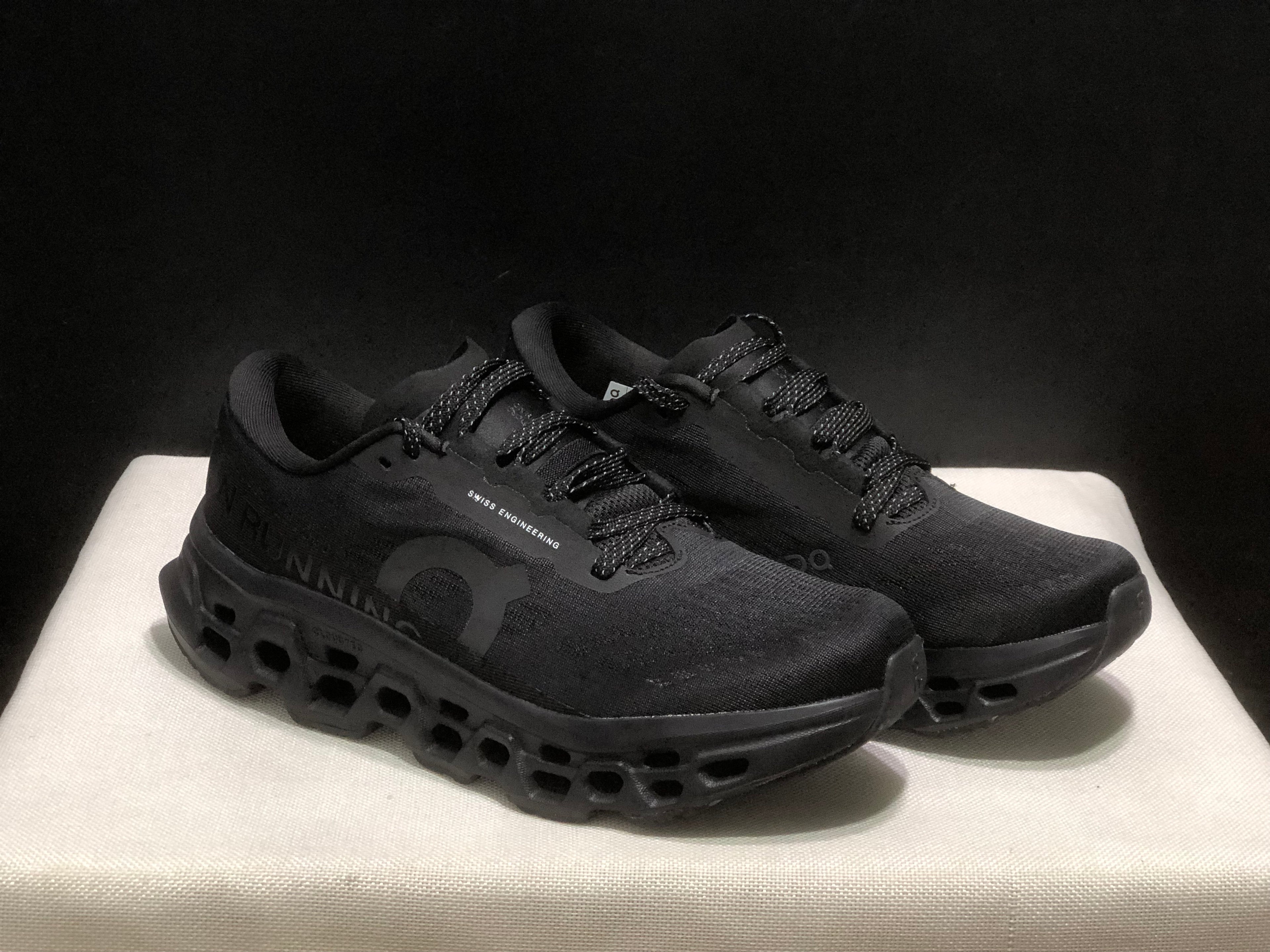 ON - Cloundmonster 3 'Black | Black'