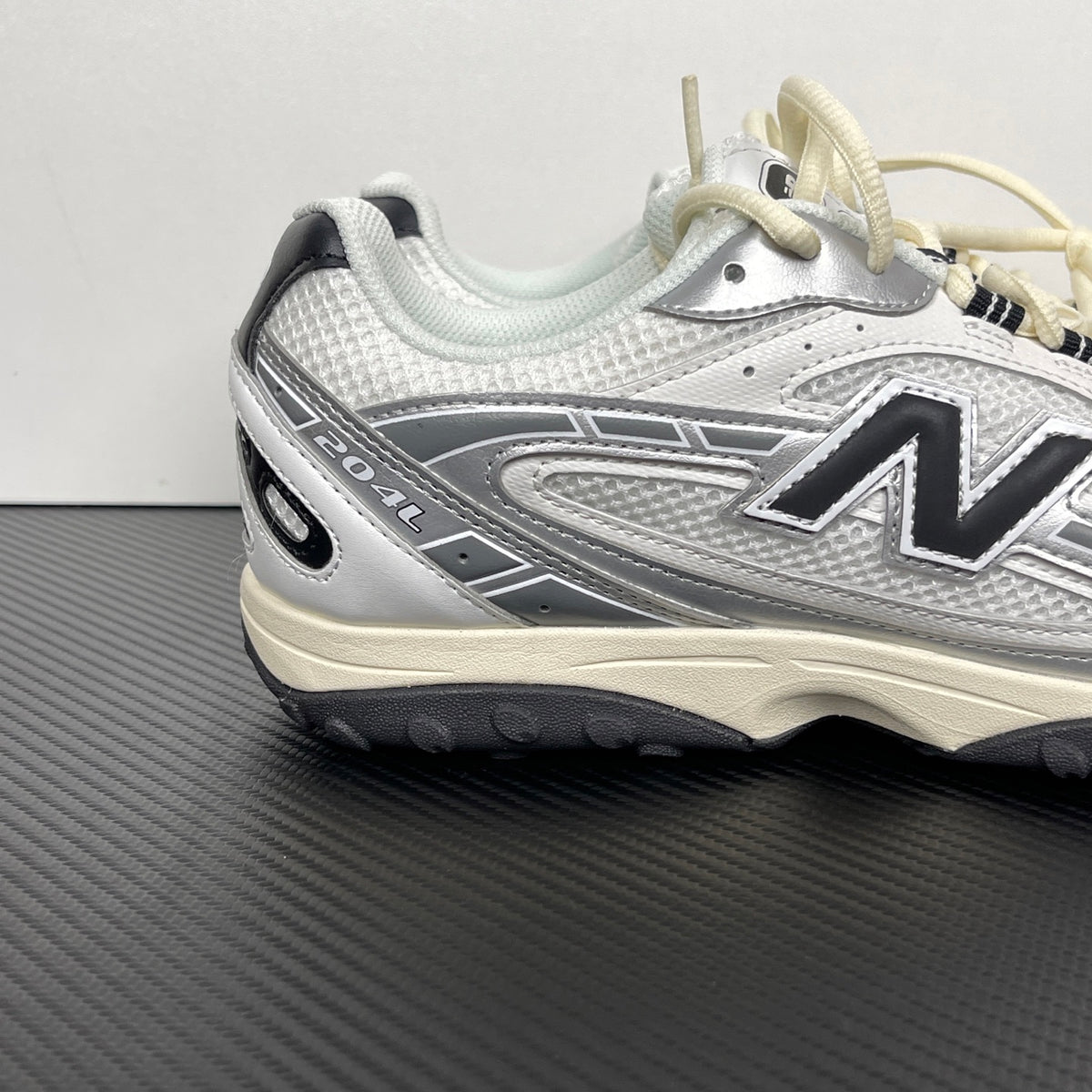 New Balance 204L Silver Metallic Black