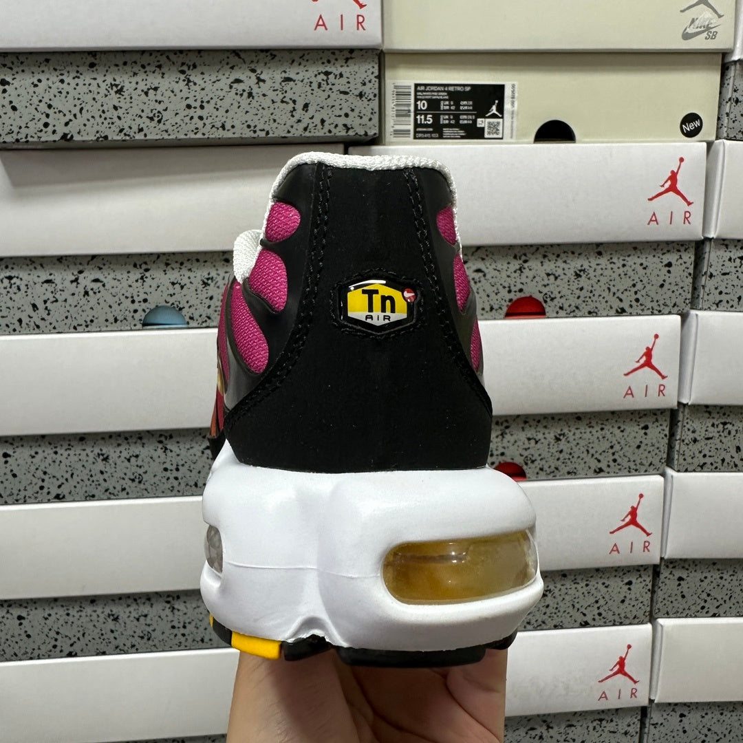NIKE AIR MAX PLUS Yellow Pink Gradient