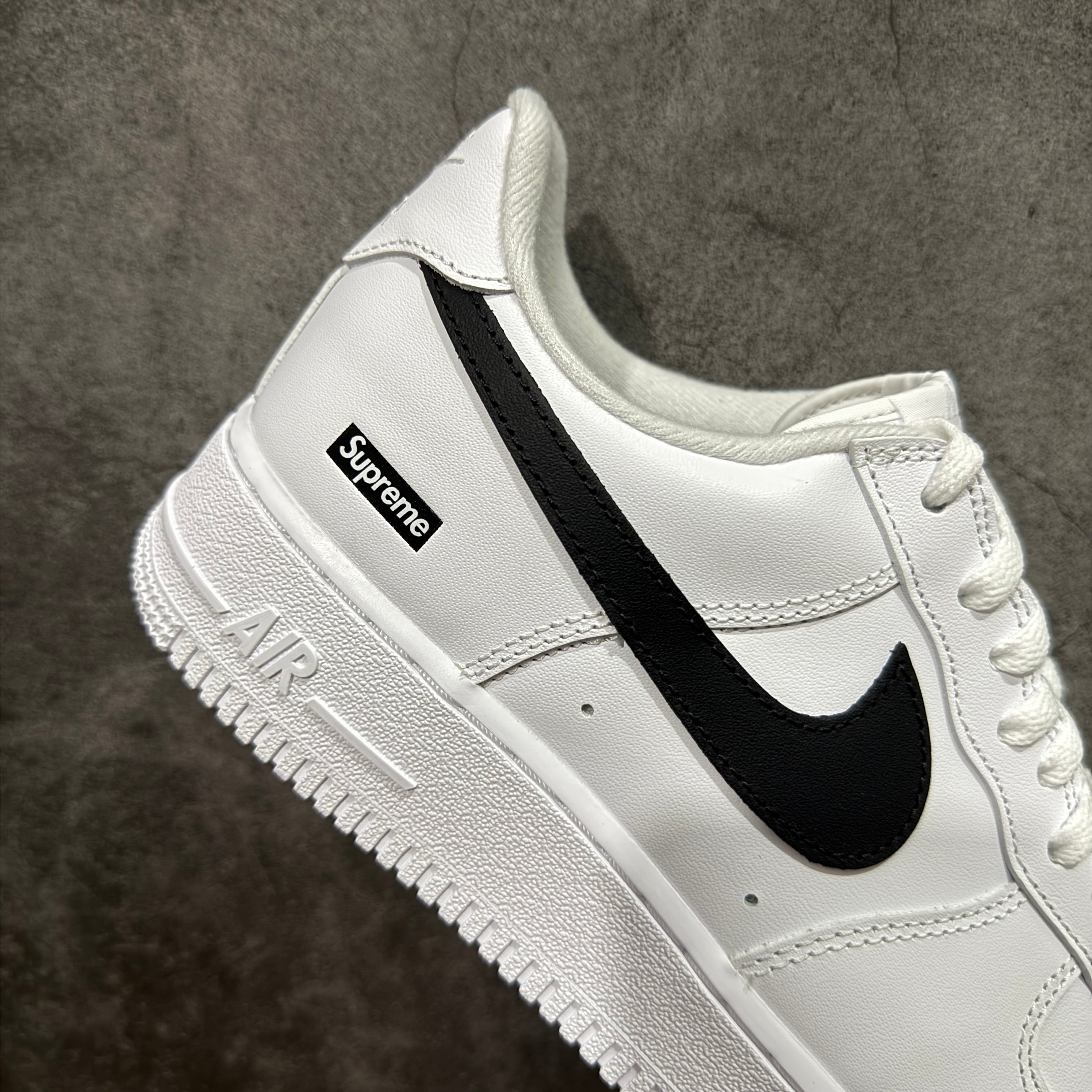 Nike Air Force 1 Low x Supreme 'White Black'