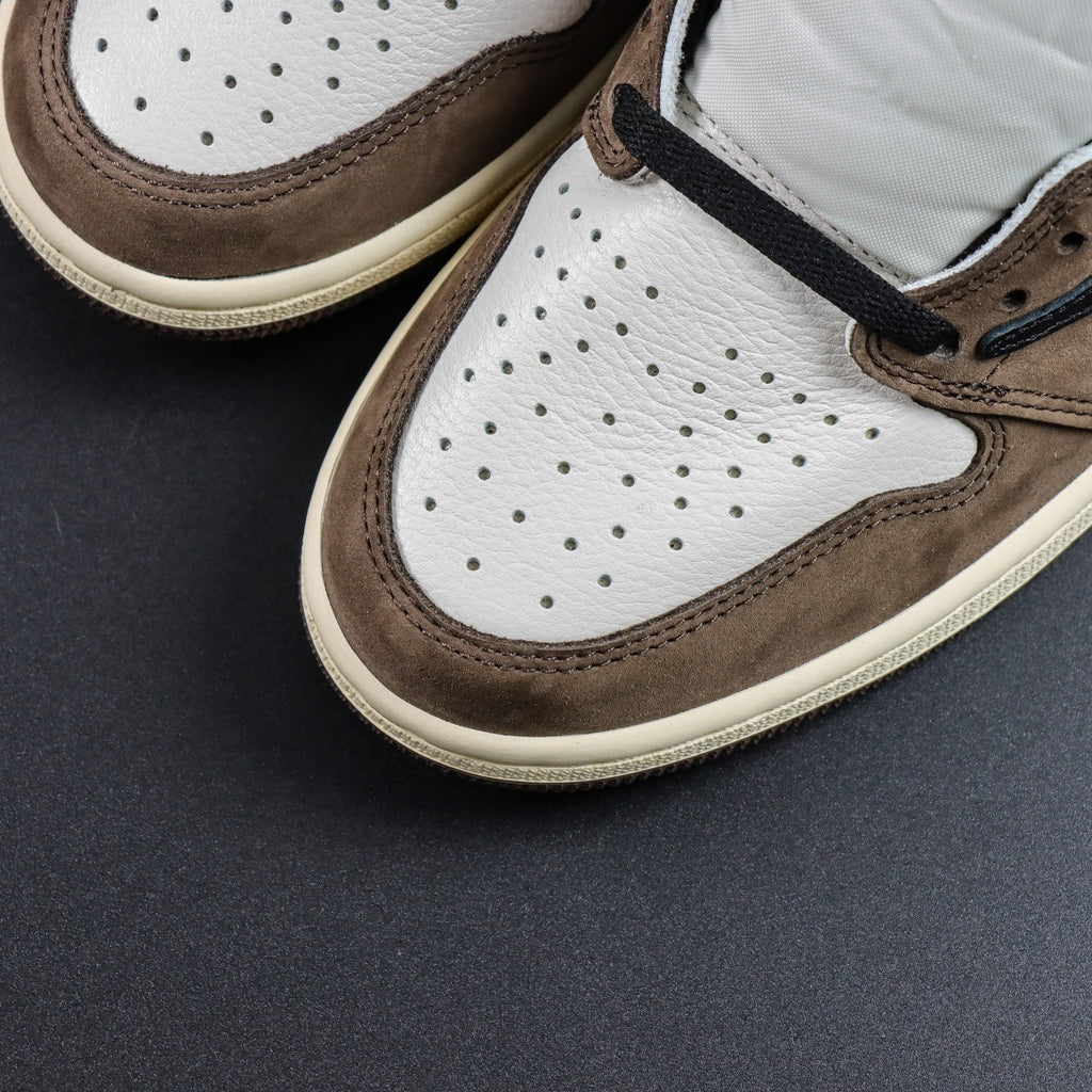 Jordan 1 Retro High OG x Travis Scott 'Mocha'