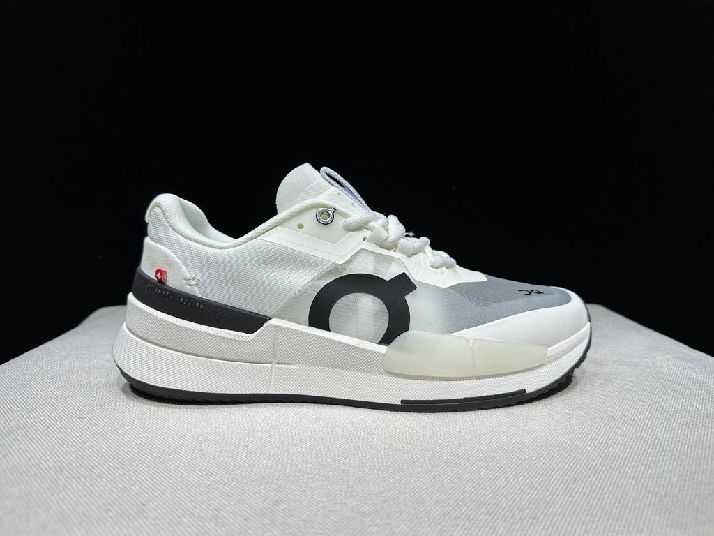 THE ROGER Pro 2 'White | Black'