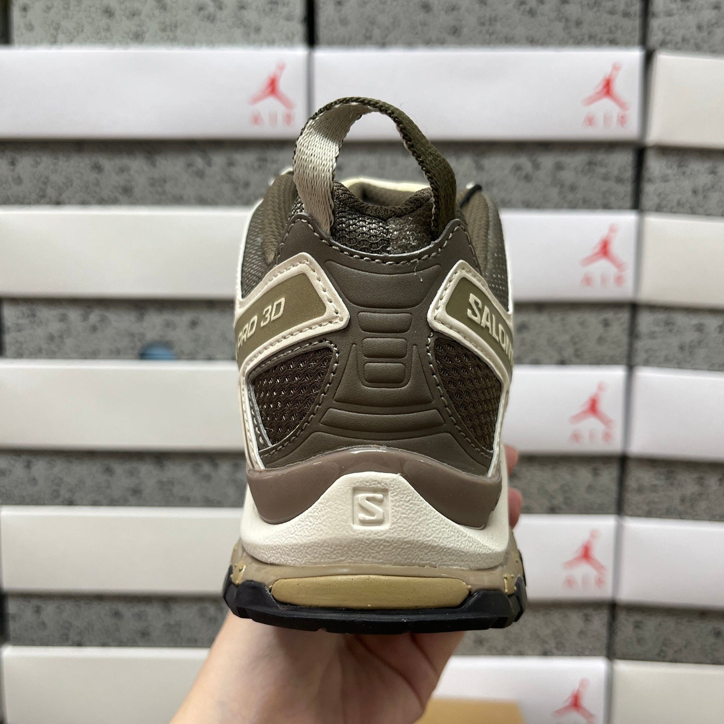 SALOMON-XA Pro 3D 'Stone Gray Almond Milk'