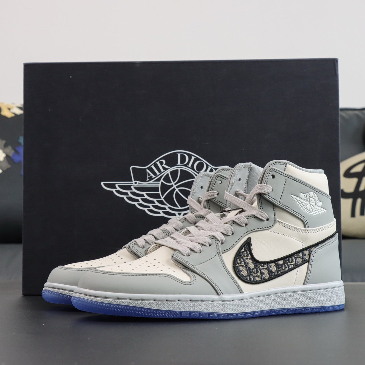Jordan 1 Retro High x Dior