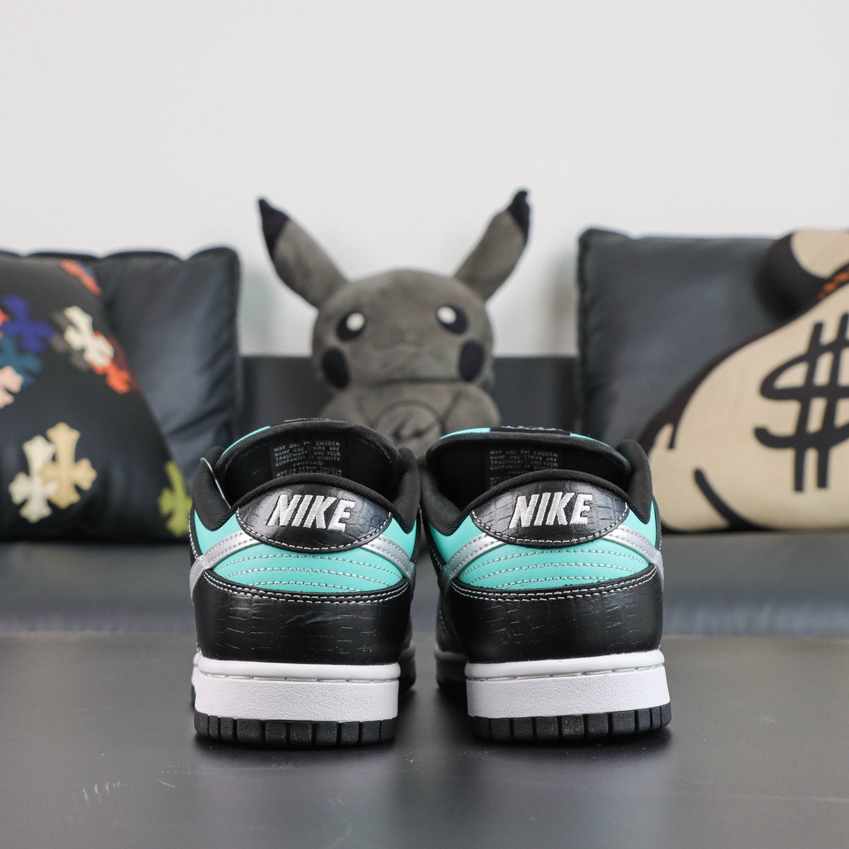 Nike SB Dunk Low Pro x Diamond Supply Co. "Tiffany"