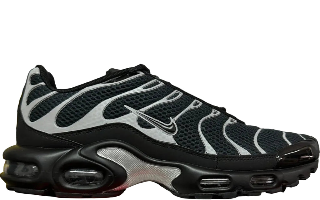 NIKE AIR MAX PLUS Black Reflective Silver