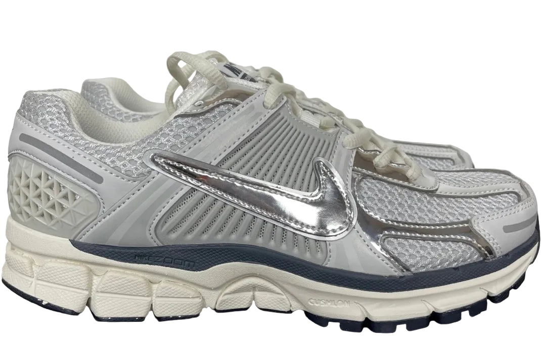 NIKE AIR ZOOM VOMERO 5 Photon Dust / Metallic Silver