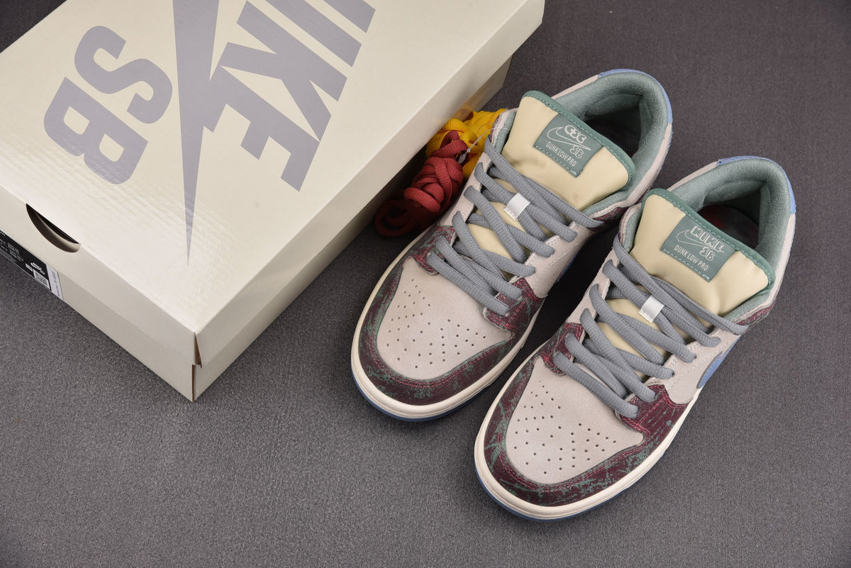 Nike SB Dunk  Low Crenshaw Skate Club