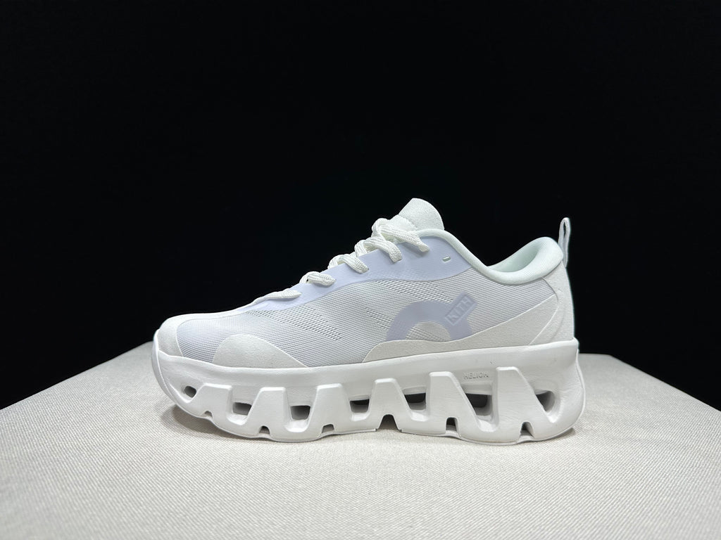 ON - KITH K TECH 1 TRIPLE WHITE