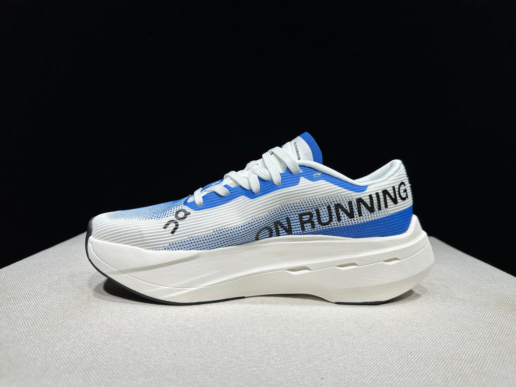 ON - CLOUDBOOM VOLT WHITE BLUE BLACKLOGO