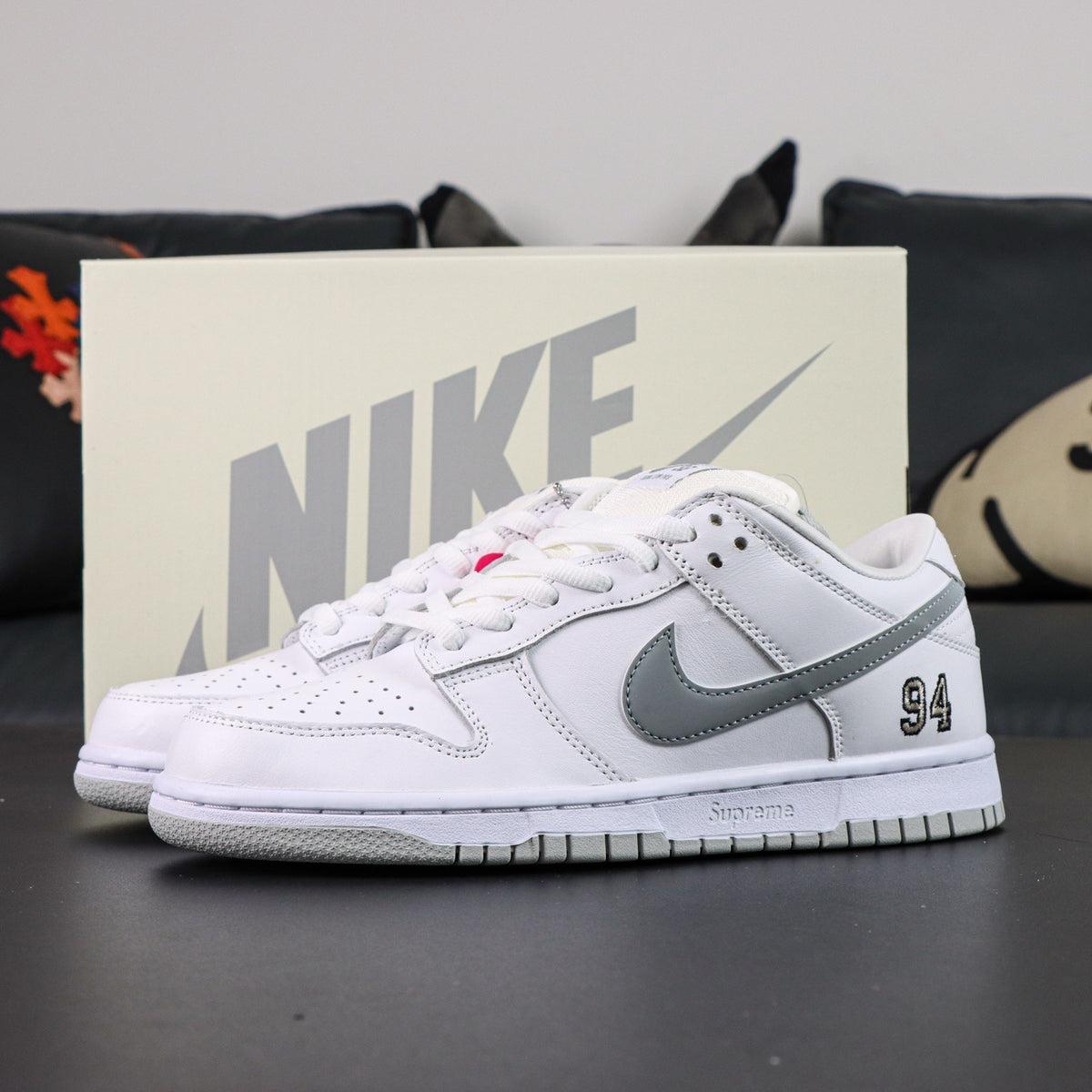 Nike SB Dunk  Low x Supreme "White Metallic Silver"