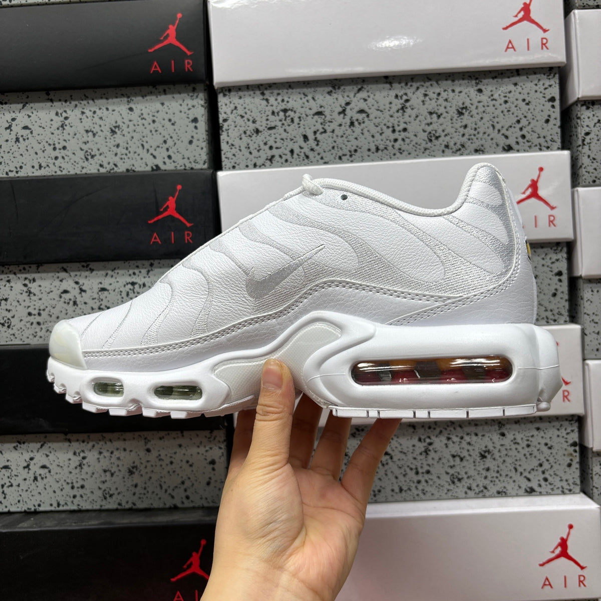 NIKE AIR MAX PLUS Triple White