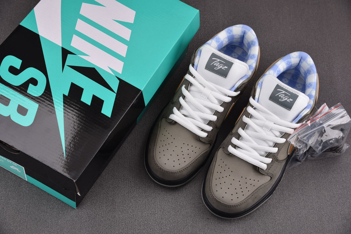 Nike SB Dunk  Low X Concepts  "Oil Spill Lobster"