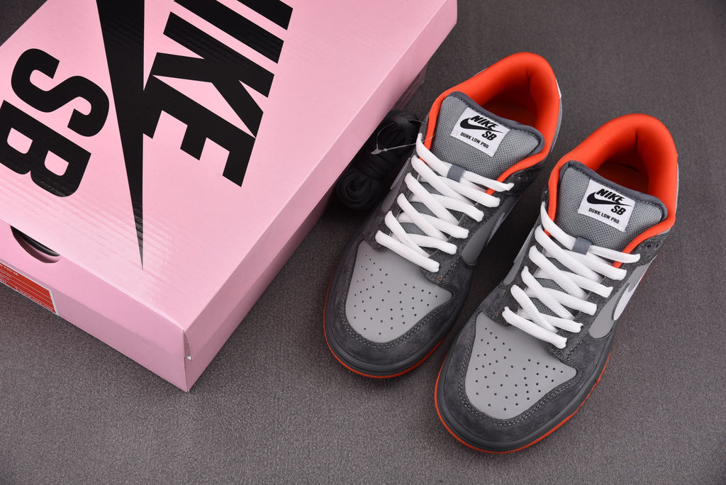 Nike SB Dunk  Low Staple NYC "Pigeon"