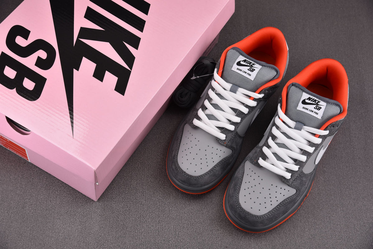 Nike SB Dunk  Low Staple NYC "Pigeon"
