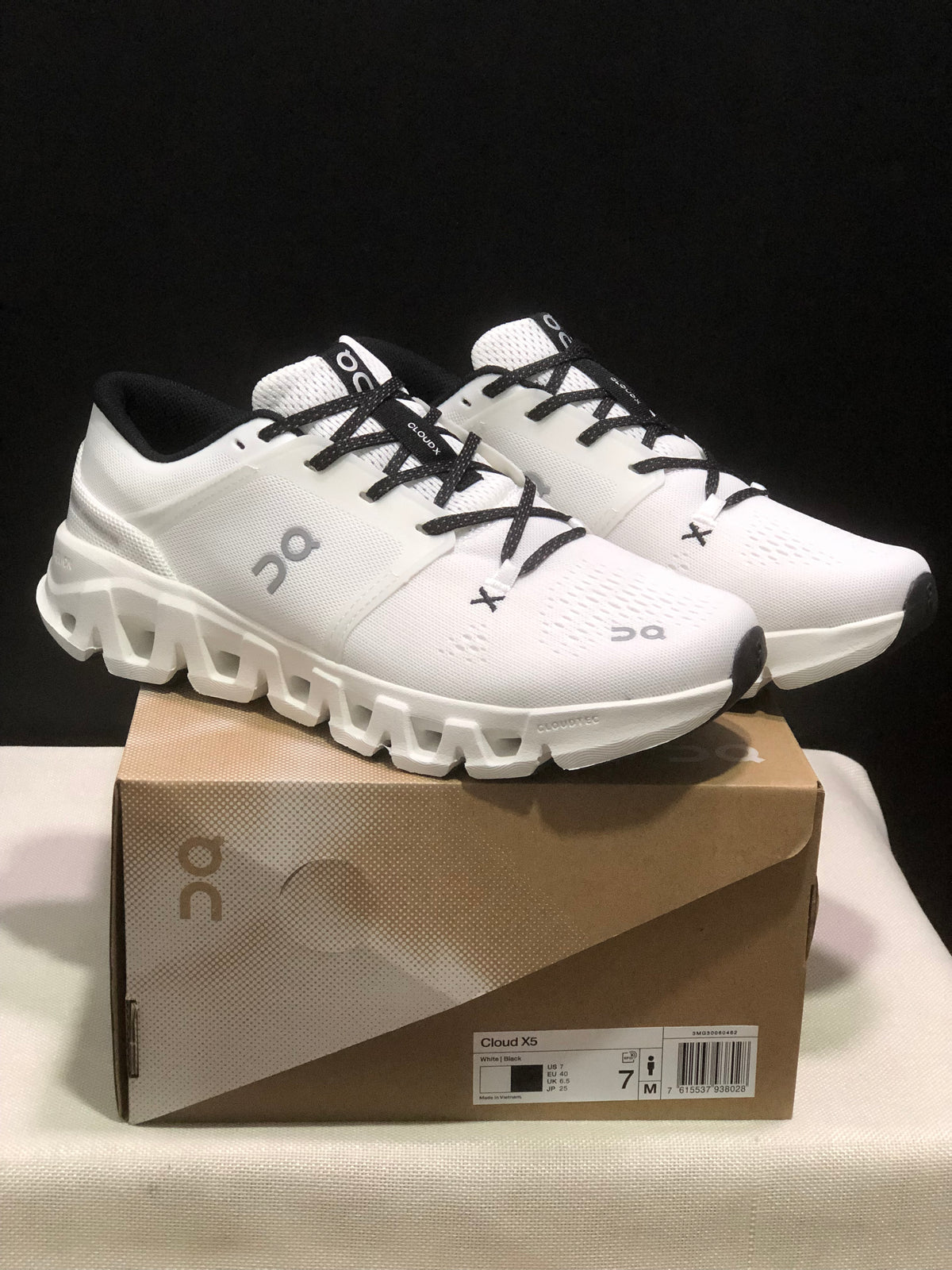 ON - Cloud X5 WHITE BLACK
