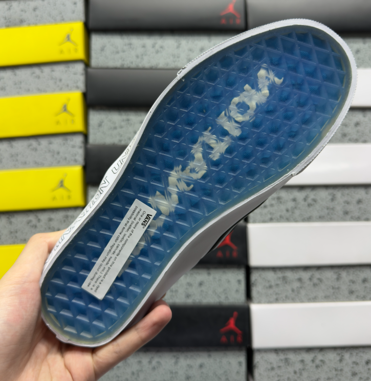VANS LX CLASSIC SLIP-ON 98 BRIGHT AZURE