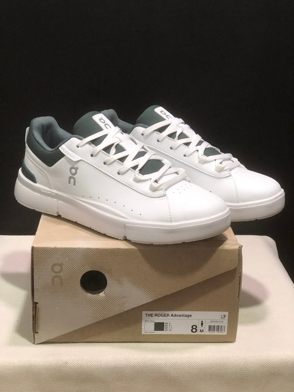ON - ROGER FEDERER X THE ROGER CENTRE COURT WHITE GREEN