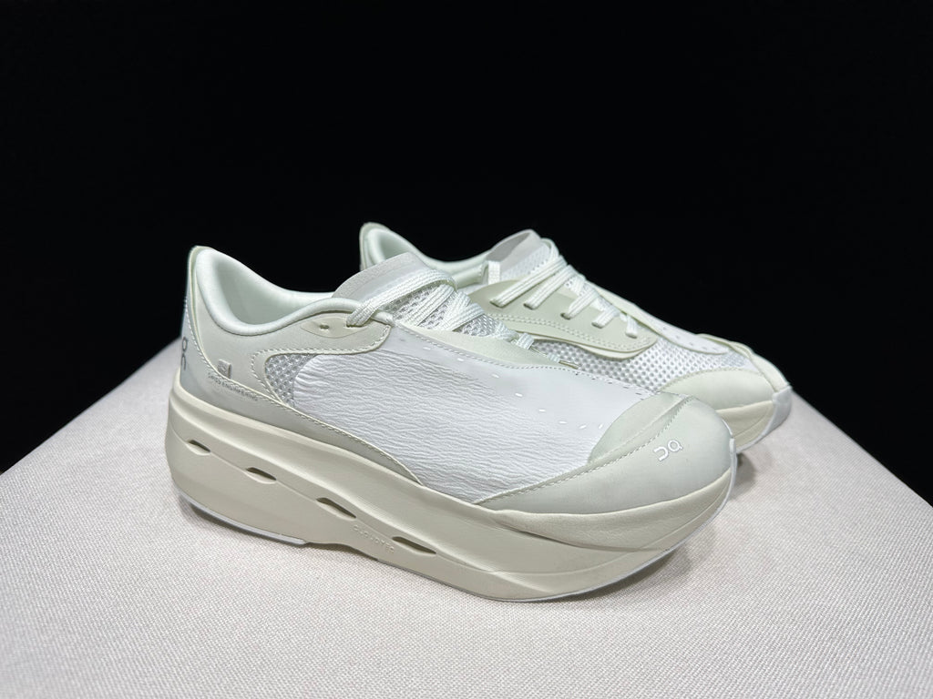 ON - CLOUDBOOM VOLT WHITE GALE
