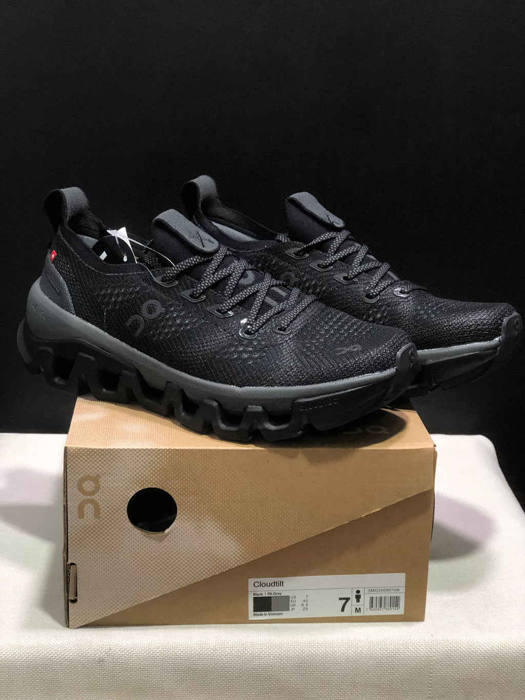 ON - CLOUD X TEMPO 1 ECLIPSE BLACK DK GREY
