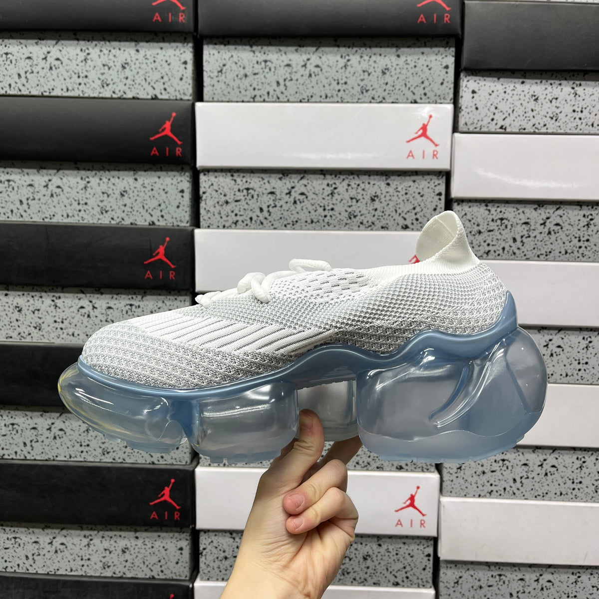 GROUND MOOPIE White Gray / Ice Gray