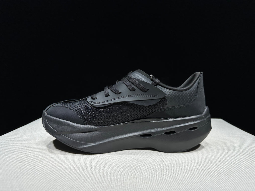 ON - CLOUDBOOM VOLT ALL BLACK